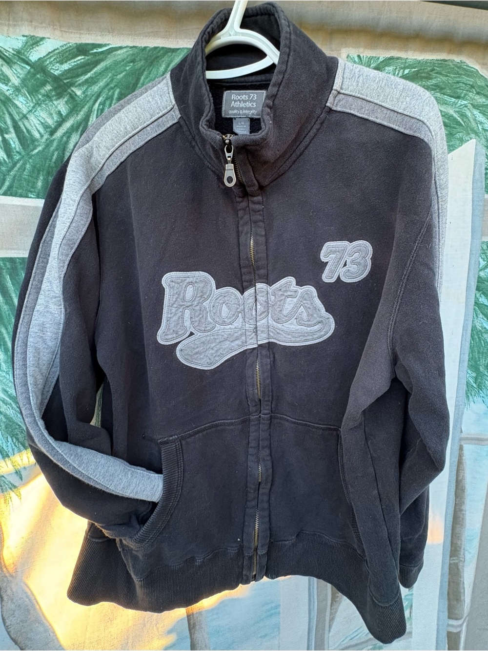Vintage Roots mens Black and Gray Athletic Zip Jacket - Picture 2 of 6